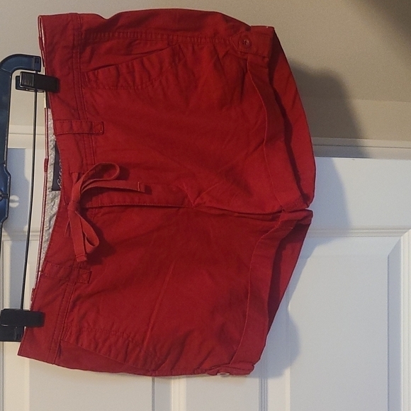 𝅺nwt Eddie Bauer Red shorts sz 8 - Picture 1 of 3